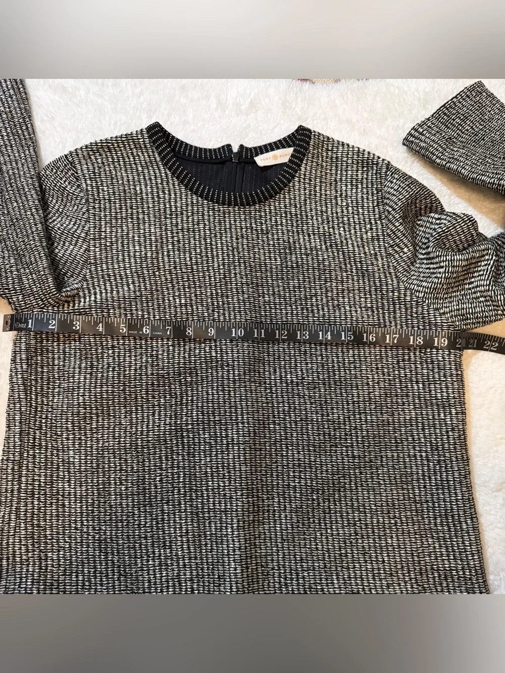 NWOT Tory Burch Boxy Raffia Sweater